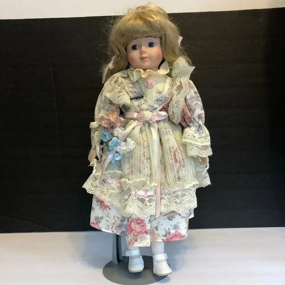 Other - Vintage doll